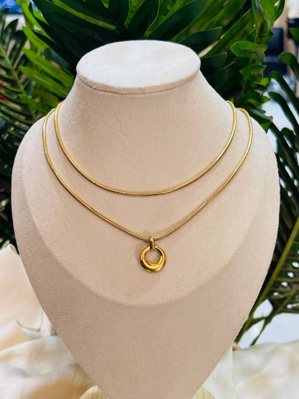 Sleek Double-Layered Circle Pendant Necklace