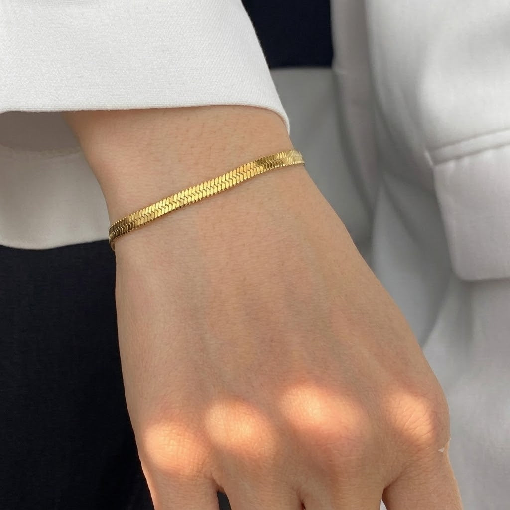"Serpent Back Bracelet"