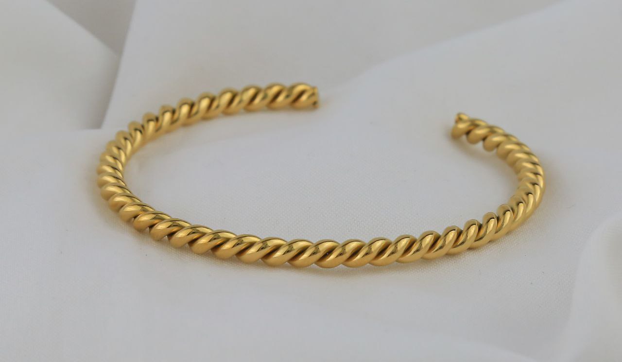 The Aurous Braid Cuff