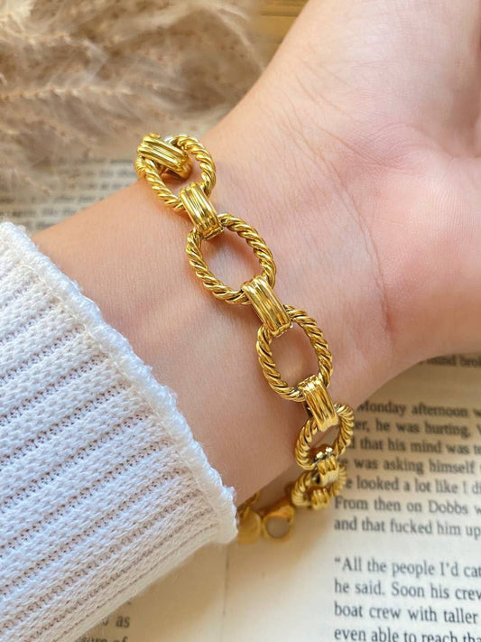 Chunky twisted link bracelet