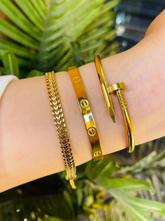 Signature Gold Harmony Trio Stack